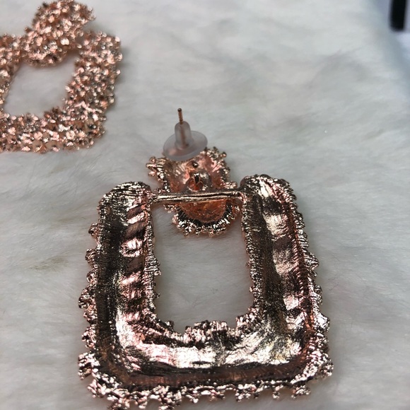 NEW BIG CHUNKY TEXTURED ROSE GOLD EARRINGS - Picture 3 of 4